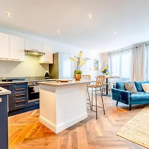 Superbe Neuf, Climatise Centre Village Appartement
